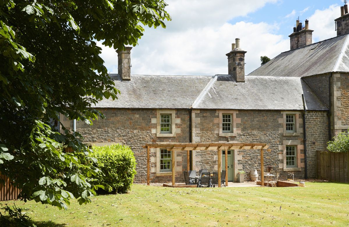 Scottish Cottage Holidays - Courtyard House